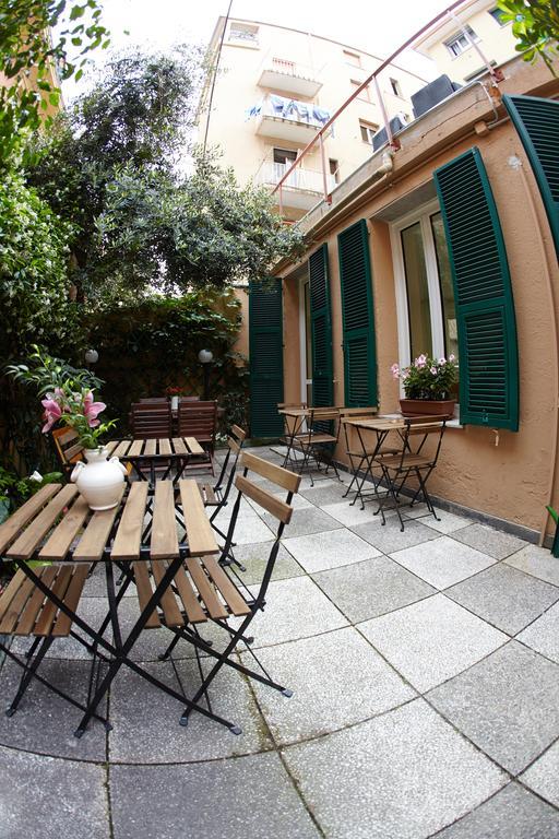 Hotel Lydia Аласио Екстериор снимка