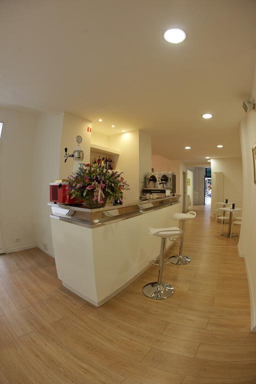 Hotel Lydia Аласио Екстериор снимка