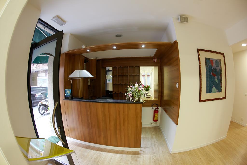 Hotel Lydia Аласио Екстериор снимка