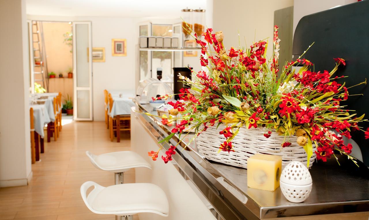 Hotel Lydia Аласио Екстериор снимка