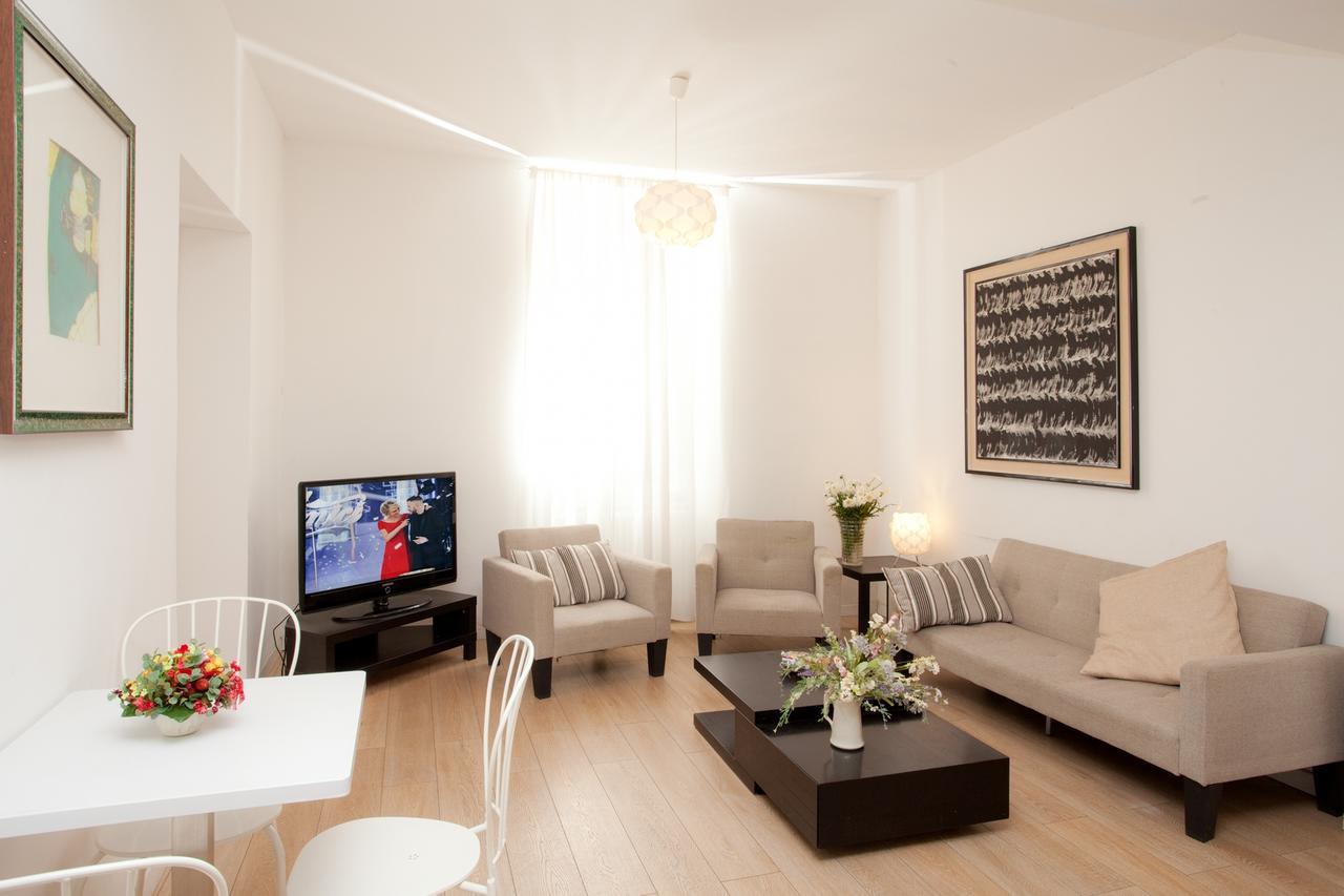 Hotel Lydia Аласио Екстериор снимка